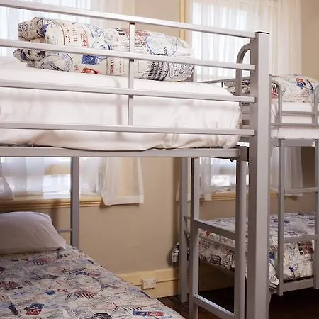The Cally Hotel Warrnambool Room photo