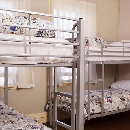 The Cally Hotel Warrnambool Room photo