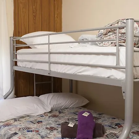 The Cally Hotel Warrnambool Room photo