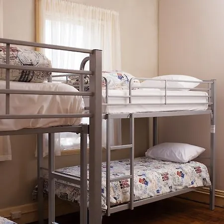 The Cally Hotel Warrnambool Room photo