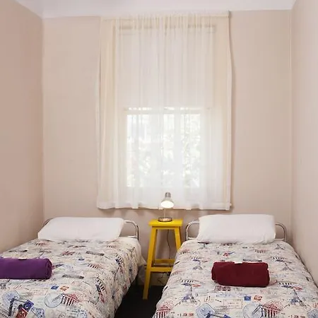 The Cally Hotel Warrnambool Room photo